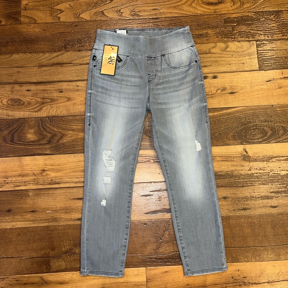 NWT- Rock & Republic Cropped Jeans- Size 8 - Picture 2 of 11